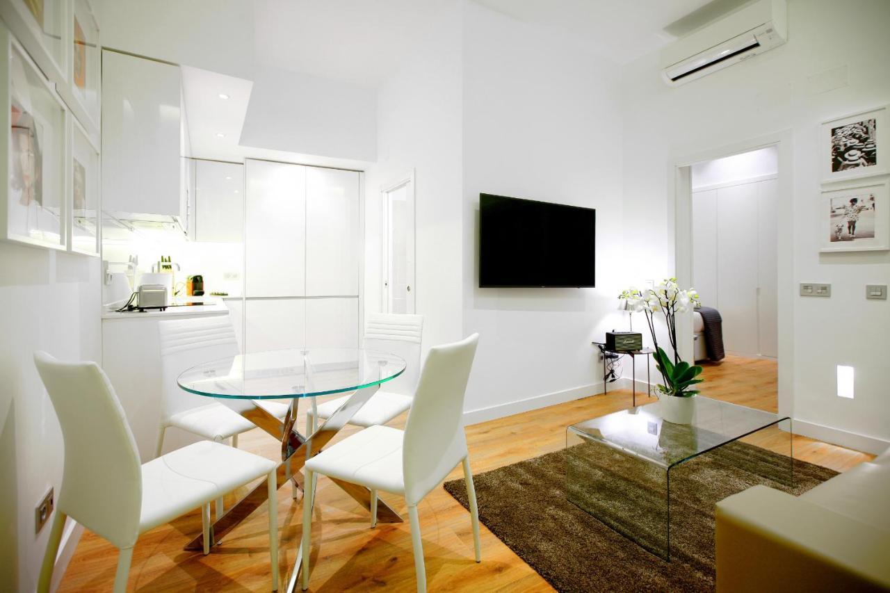 Prado Suite Madrid Bagian luar foto