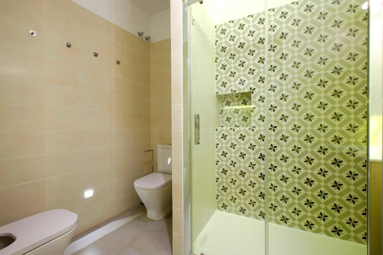 Prado Suite Madrid Bagian luar foto