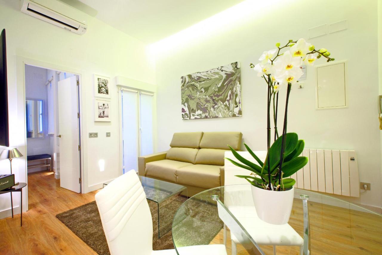 Prado Suite Madrid Bagian luar foto