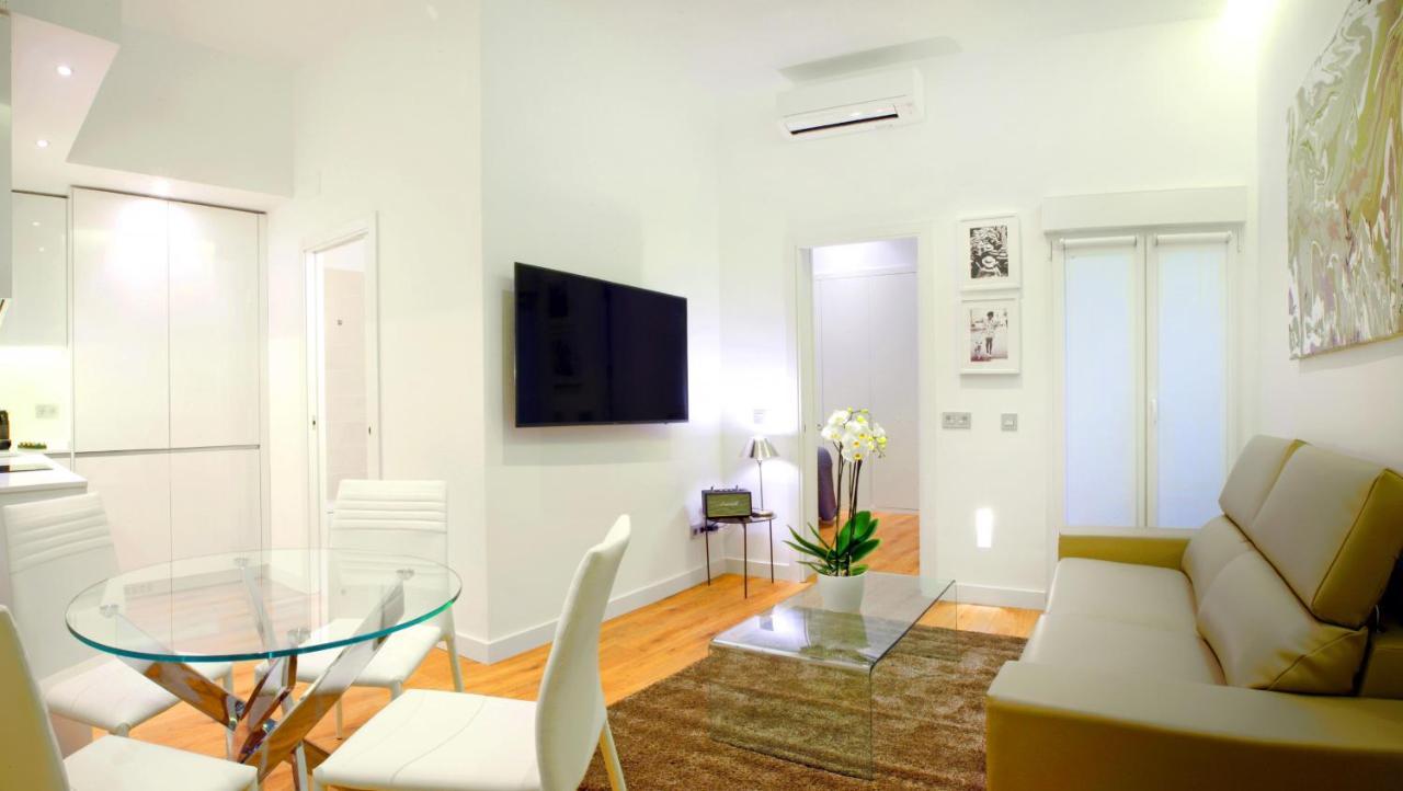 Prado Suite Madrid Bagian luar foto