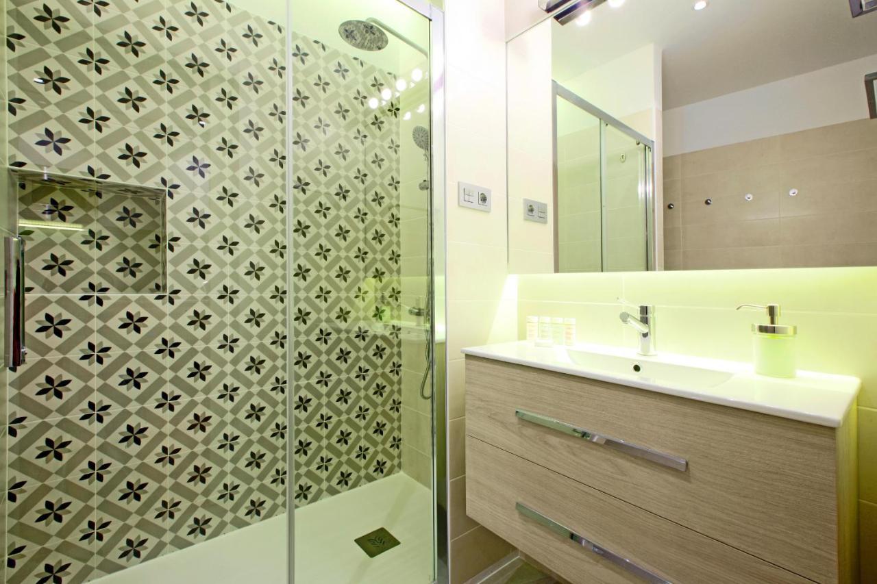 Prado Suite Madrid Bagian luar foto