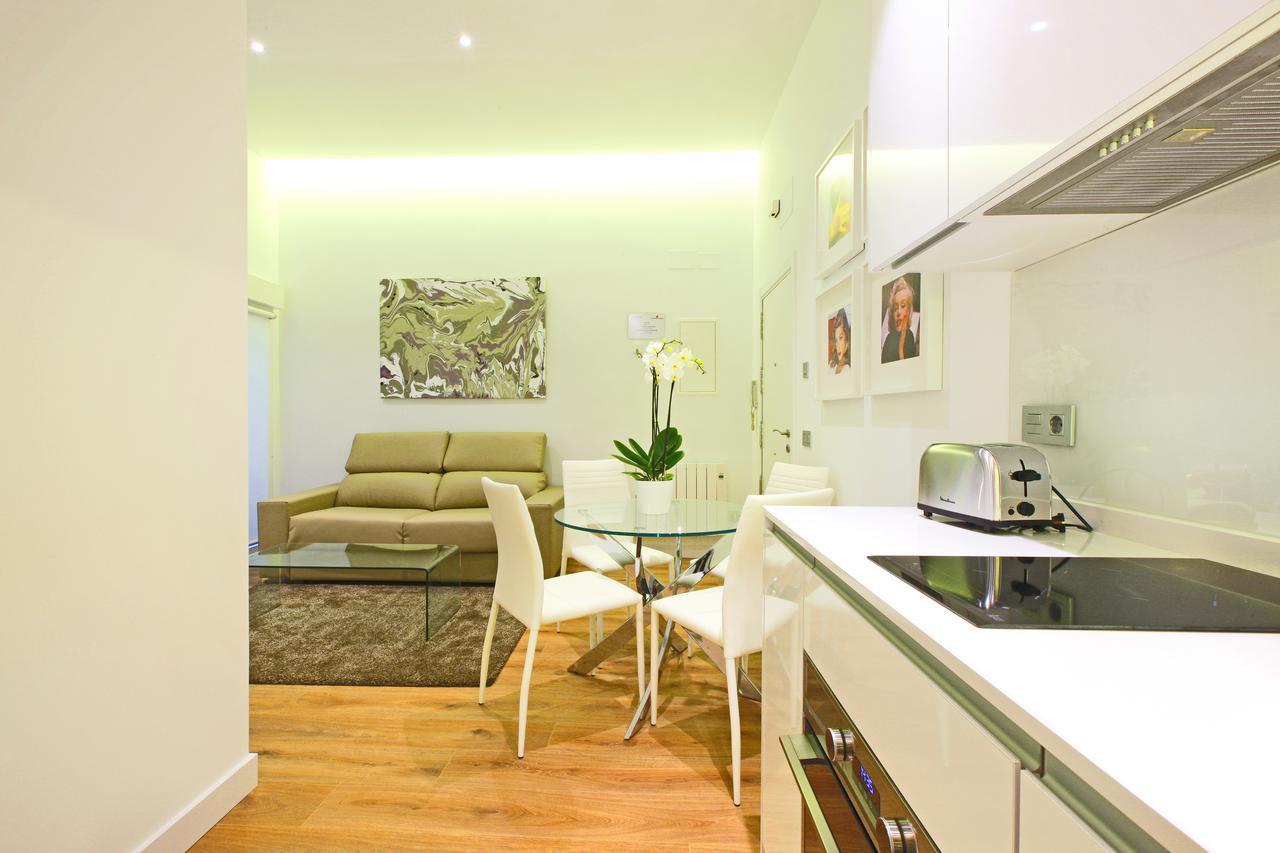 Prado Suite Madrid Bagian luar foto