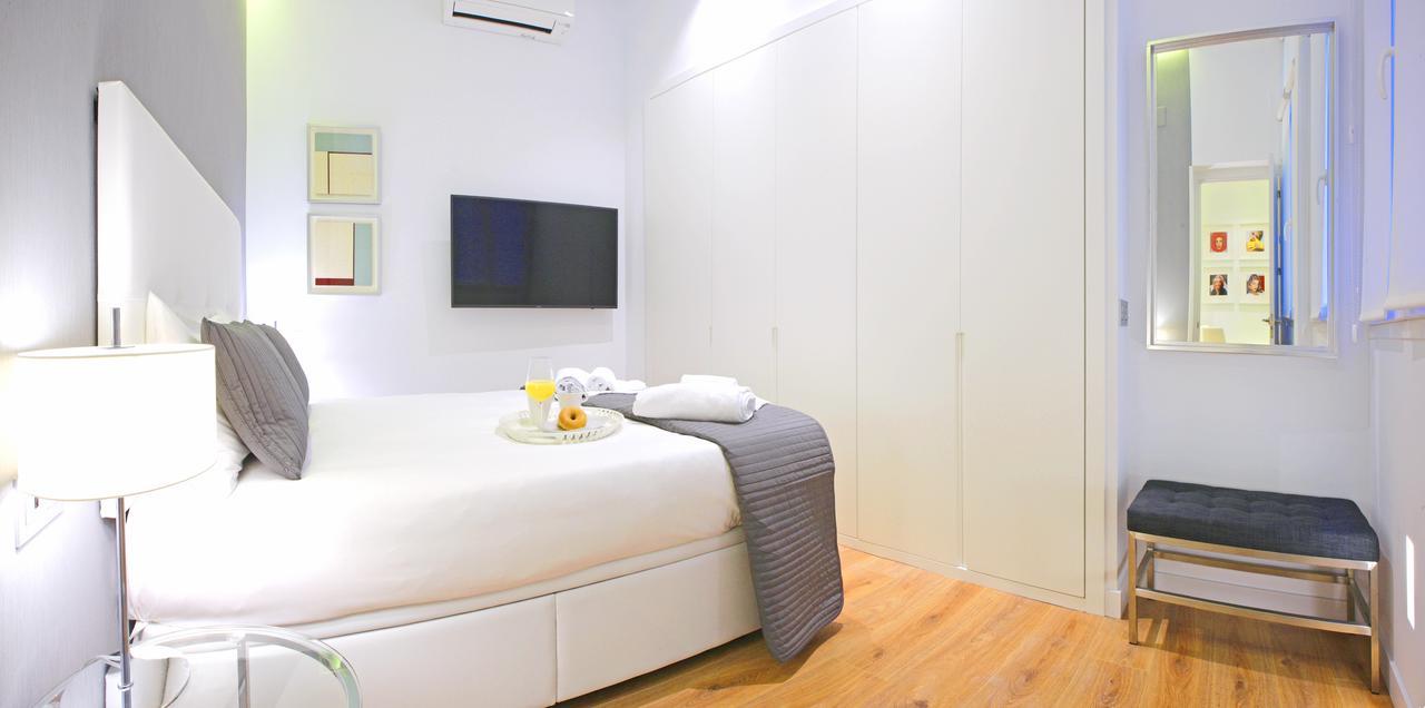 Prado Suite Madrid Bagian luar foto