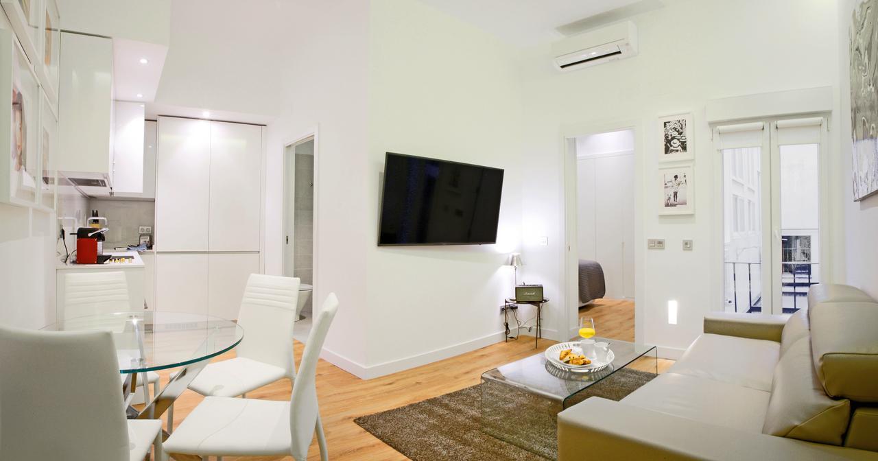 Prado Suite Madrid Bagian luar foto