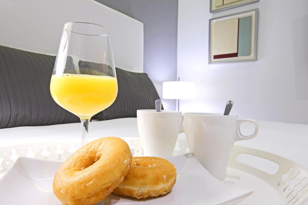Prado Suite Madrid Bagian luar foto