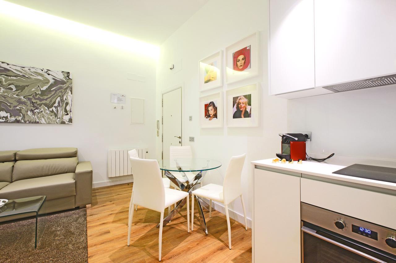 Prado Suite Madrid Bagian luar foto