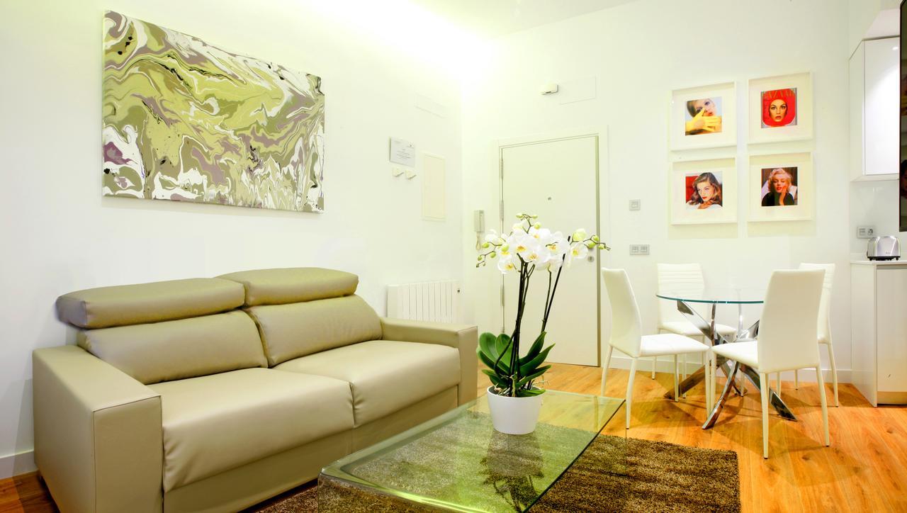 Prado Suite Madrid Bagian luar foto