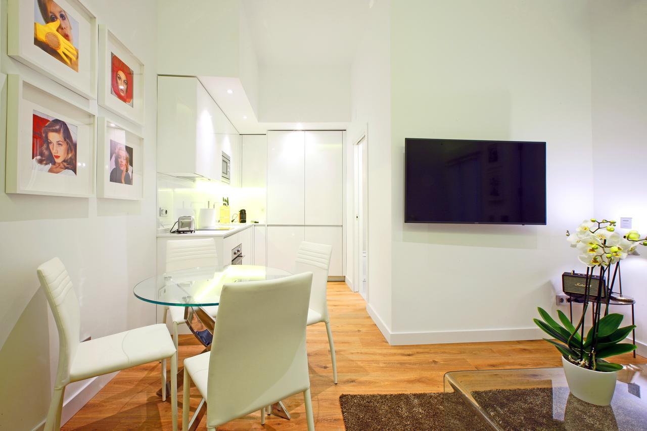 Prado Suite Madrid Bagian luar foto